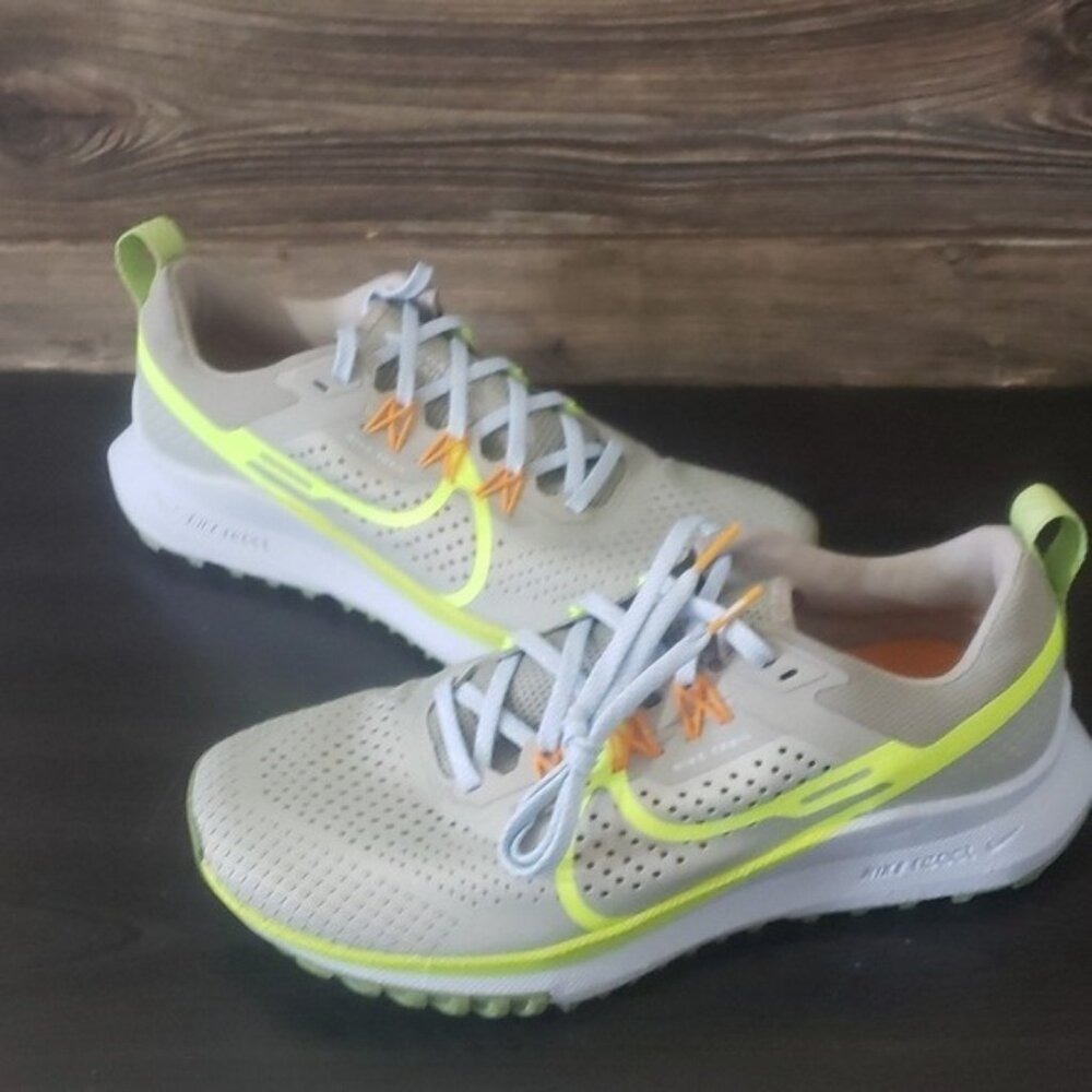Nike Pegasus Trail 3 Running Shoes Womens 8.5 Grey Volt  Gorpcore Outdoor Hiking